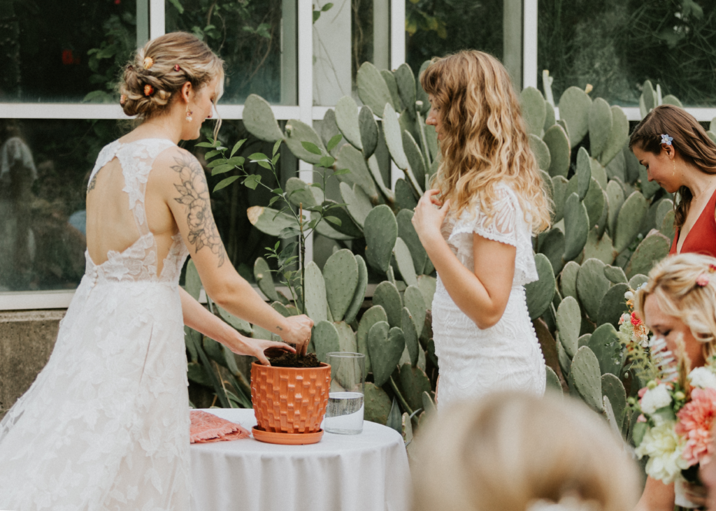 A unity planting ceremony made Hannah & Blakeley's celebration their own.